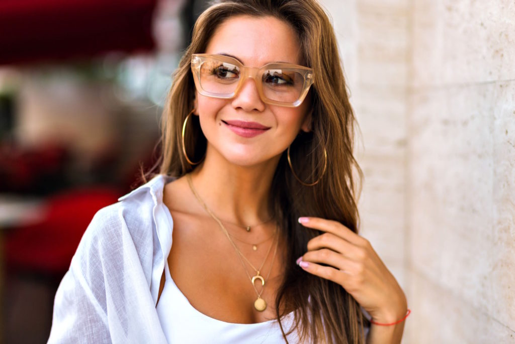 Markowe oprawki na okulary korekcyjne to nie tylko funkcjonalny przedmiot, ale również modny dodatek do naszej garderoby